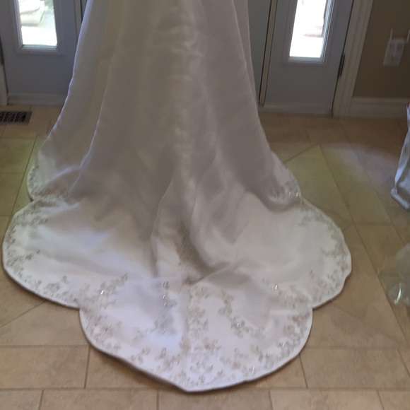 Mori Lee by Madeline Gardner White Beaded Wedding Dress Size 10 New with Tag - Picture 14 of 16